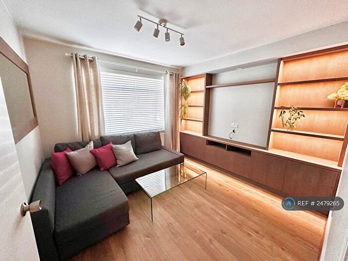 2 Bedroom Maisonette To Rent In De'arn Gardens, Mitcham, CR4