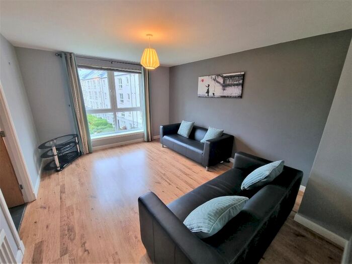 2 Bedroom Flat To Rent In Millburn Street, City Centre, Aberdeen, AB11