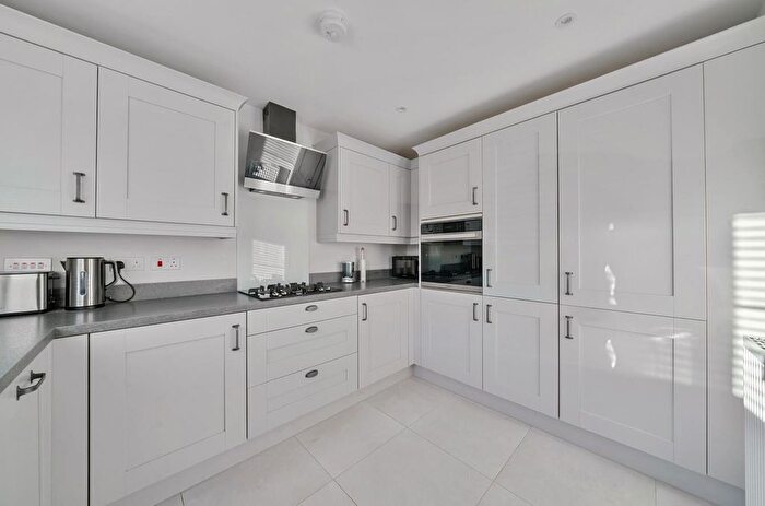 2 Bedroom End Of Terrace House For Sale In Highwood Avenue, North Stoneham Park, Eastleigh, SO50