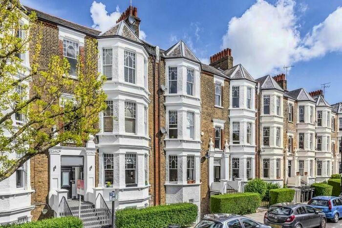 3 Bedroom Flat To Rent In Eden Mansions, Gondar Gardens, London, NW6