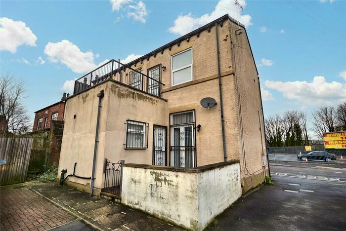 2 Bedroom Apartment To Rent In Flat, Tong Road, Leeds, West Yorkshire, LS12