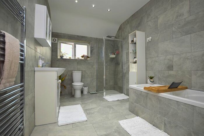 3 Bedroom Terraced House To Rent In Cumberland Road, Plaistow, E13