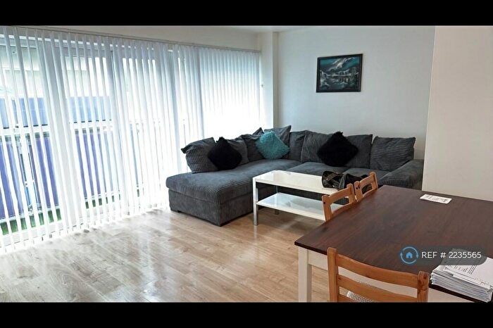 2 Bedroom Flat To Rent In Concord Street, Leeds, LS2