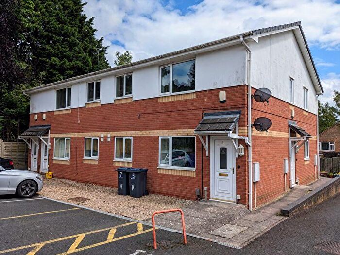 2 Bedroom Maisonette To Rent In Hawthorn Drive, Selly Oak, Birmingham, B29