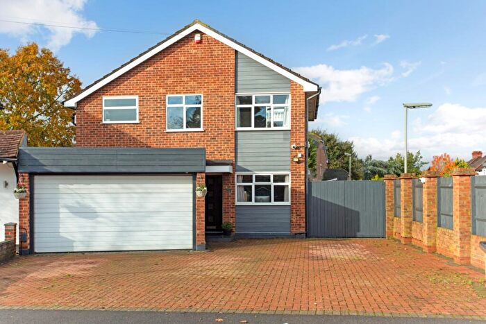 3 Bedroom Detached House To Rent In River Way, Epsom, KT19