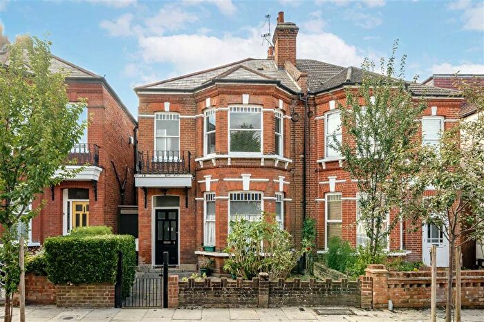 2 Bedroom Flat For Sale In Richborough Road, Cricklewood, NW2