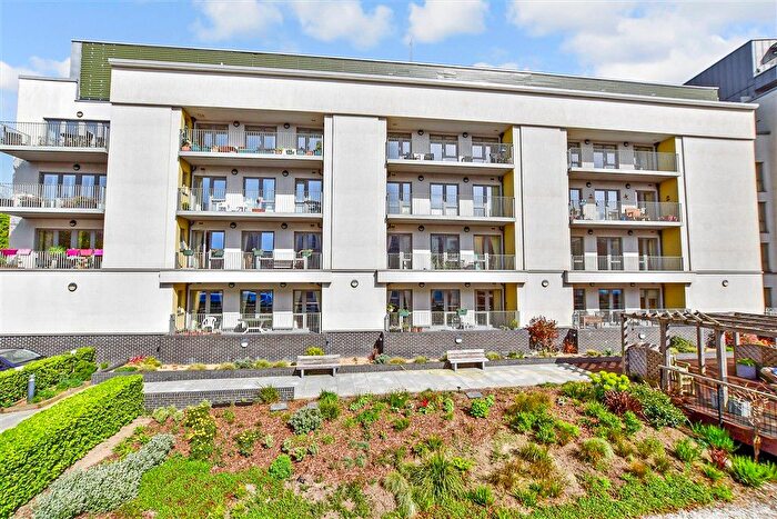 2 Bedroom Flat For Sale In South Parade, Southsea, Hampshire, PO4