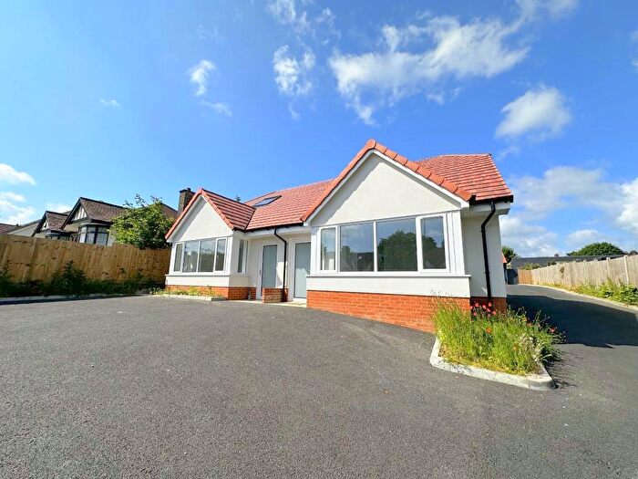 2 Bedroom Semi Detached House To Rent In Oakley Road, Luton, LU4