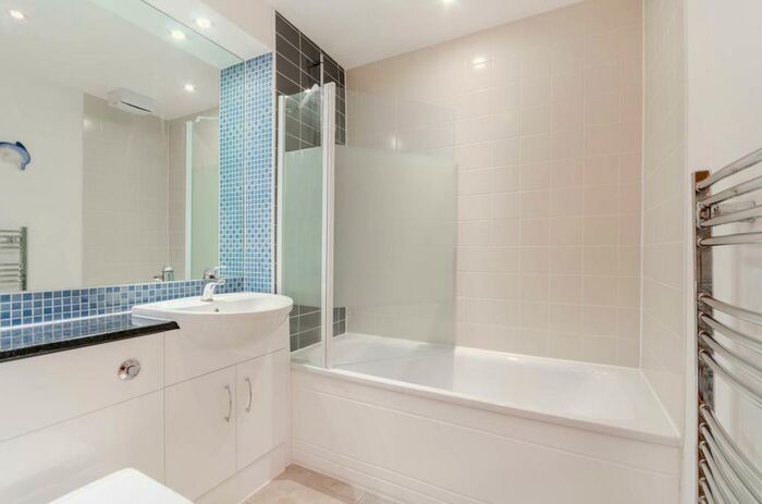 2 Bedroom Flat To Rent In Epsom Road, Guildford, GU1