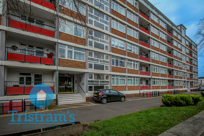 3 Bedroom Apartment To Rent In Princeton House, Wilford Lane, NG2