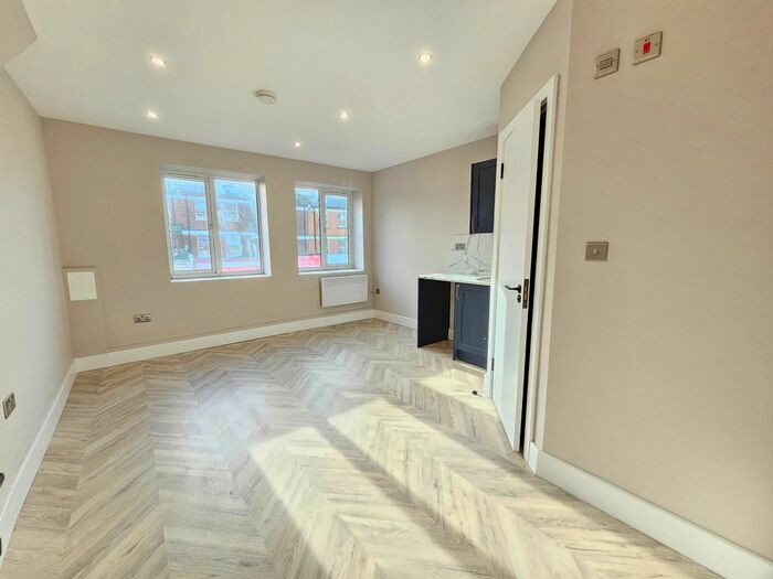 Studio To Rent In Eltham High Street, London, SE9