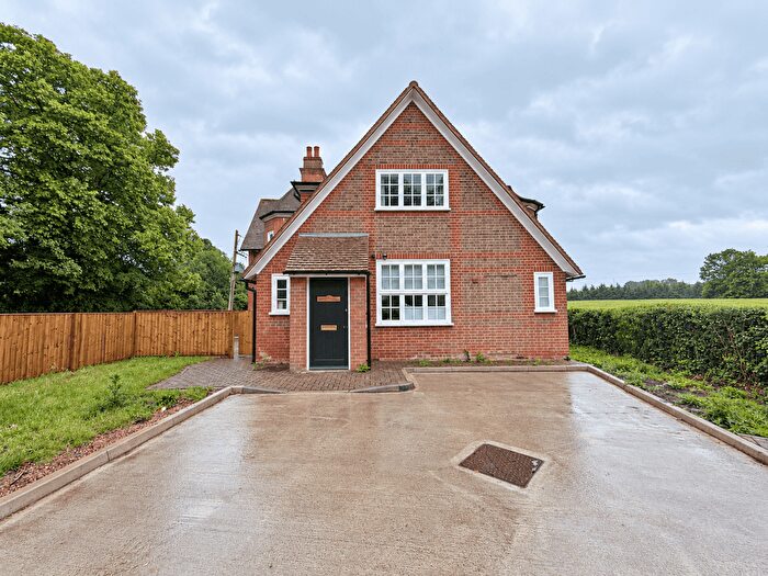 3 Bedroom Detached House To Rent In Shenley Lane, St Albans, AL2