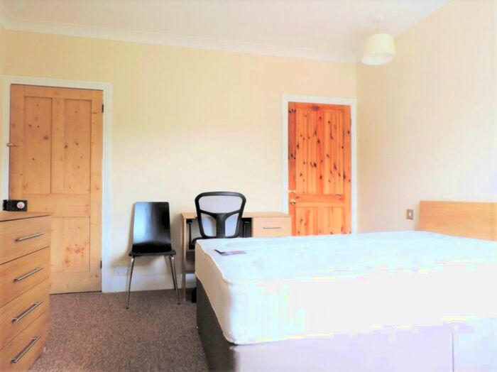 4 Bedroom Semi-Detached House To Rent In Dapdune Rd, Guildford, GU1