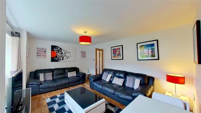 2 Bedroom Flat To Rent In Allanfield, Edinburgh, EH7