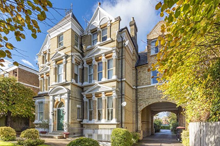 2 Bedroom Flat To Rent In Keswick Road, Putney, SW15