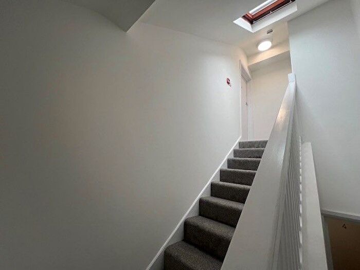 2 Bedroom Flat To Rent In Poole Road, Bournemouth, BH4