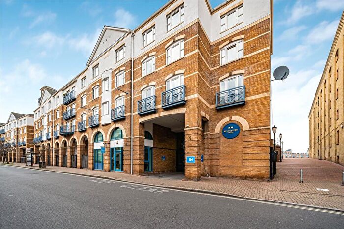 1 Bedroom Apartment For Sale In King & Queen Wharf, Rotherhithe Street, London, SE16 - Photo 2