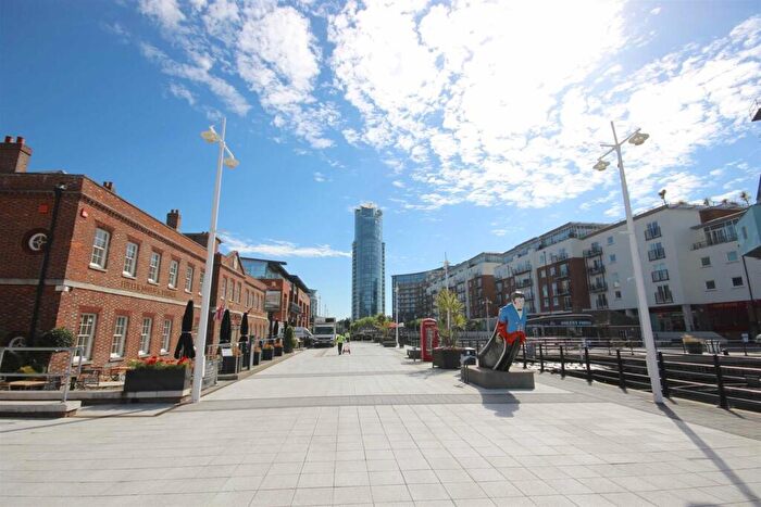 2 Bedroom Flat To Rent In Number One Building, Gunwharf Quays, Portsmouth, PO1