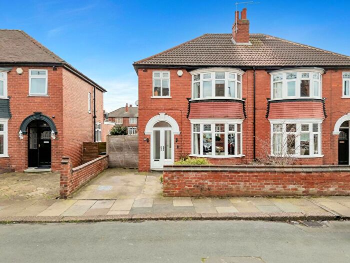 3 Bedroom Semi Detached House For Sale In Welbeck Road, Doncaster, DN4