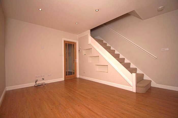 2 Bedroom Property To Rent In Turpins Close, Hertford, SG14