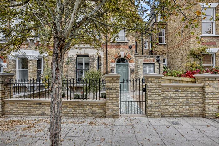 4 Bedroom Semi Detached House For Sale In Patshull Road, Kentish Town, NW5
