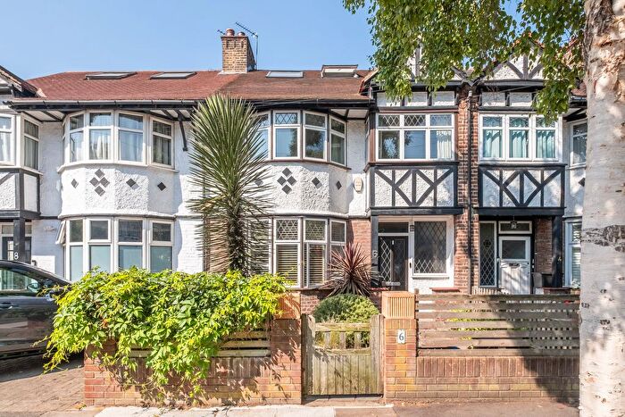 4 Bedroom Detached House For Sale In Castlegate, Richmond, TW9