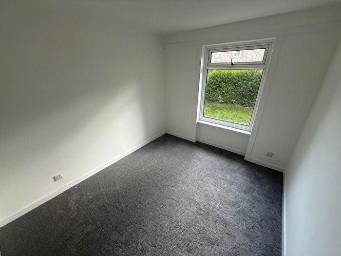 3 Bedroom Flat To Rent In Midcroft Avenue, Castlemilk, Glasgow, G44