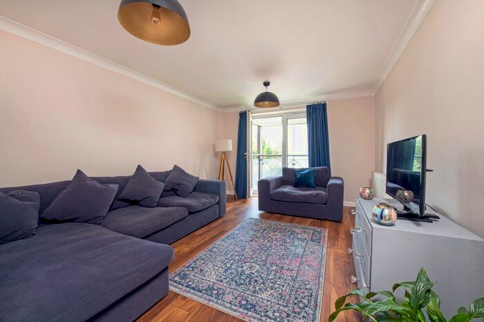 1 Bedroom Flat To Rent In Winders Road, London, SW11