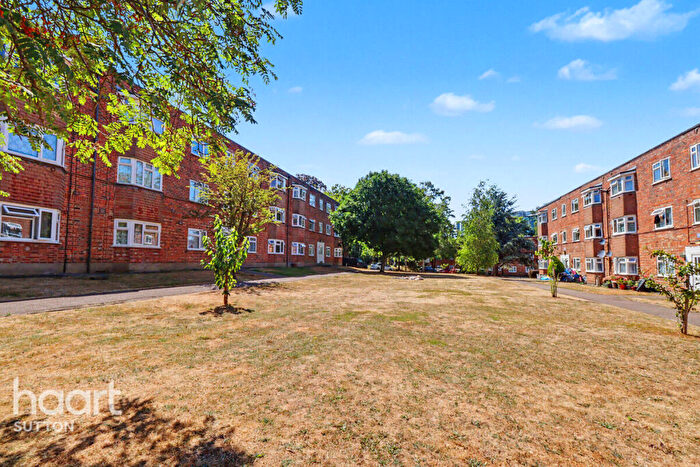 2 Bedroom Flat For Sale In Brighton Road, Sutton, SM2