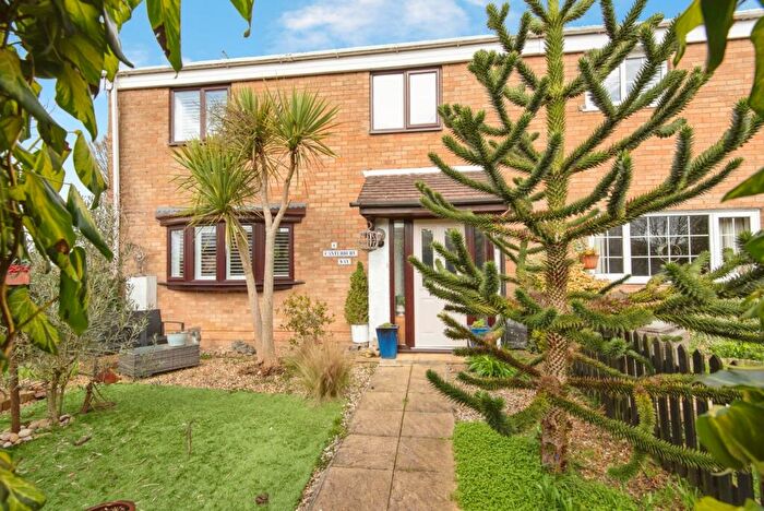 3 Bedroom End Of Terrace House For Sale In Canterbury Way, Stevenage, Hertfordshire, SG1