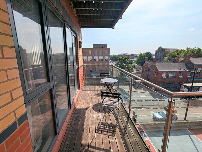 2 Bedroom Flat To Rent In St Swithans Square, Lincoln, LN2