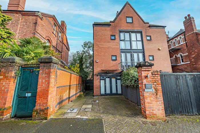 4 Bedroom Semi Detached House For Sale In Lenton Avenue, The Park, NG7