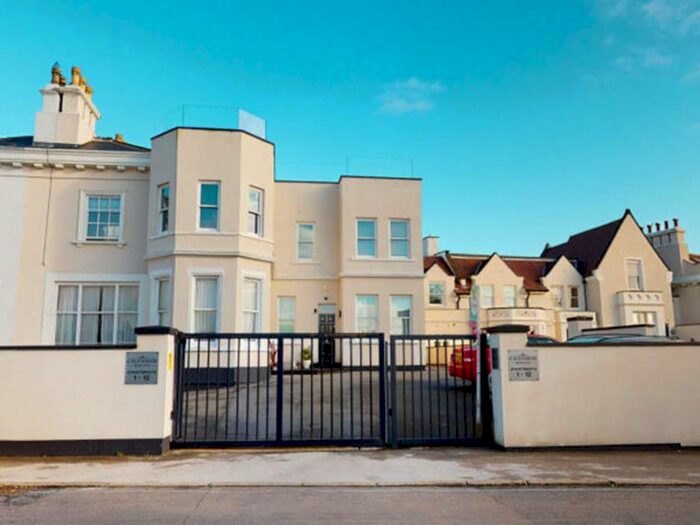 2 Bedroom Apartment To Rent In Cavendish House, Park Terrace, NG1