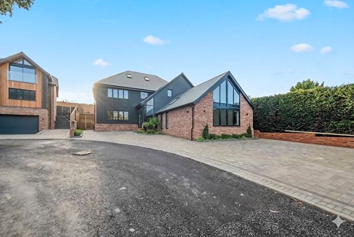 4 Bedroom Detached House For Sale In School Lane, Higham, ME3