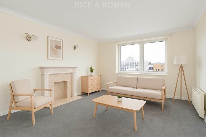 1 Bedroom Flat For Sale In Galsworthy Road, Kingston Upon Thames, KT2