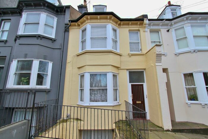 3 Bedroom Apartment To Rent In Springfield Road, Brighton, BN1
