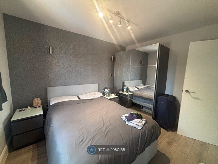 2 Bedroom Flat To Rent In Brockleyside, Stanmore, HA7