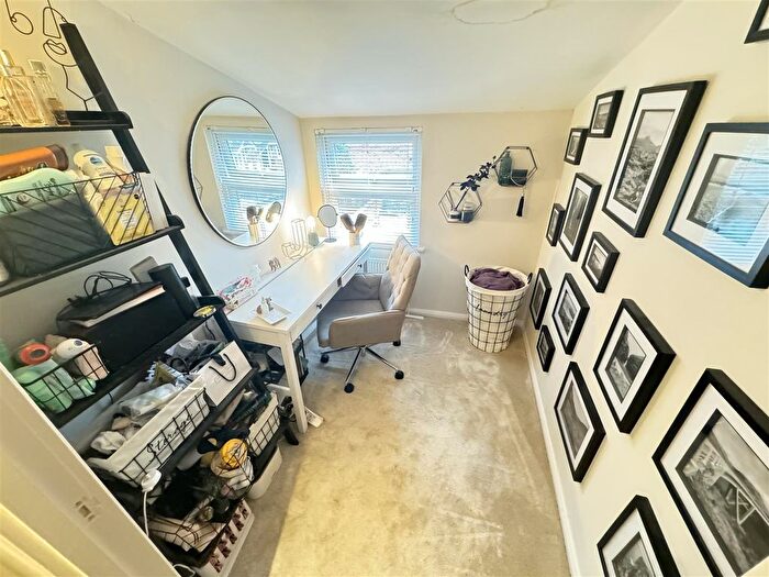 2 Bedroom Cottage For Sale In Anchor Lane, Heybridge, Maldon, CM9