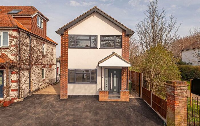 4 Bedroom Detached House For Sale In Summer Road, Thames Ditton, KT7