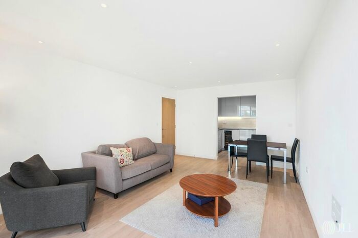 2 Bedroom Flat To Rent In Woodberry Grove, London, N4