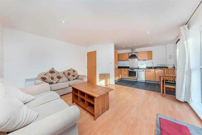 2 Bedroom Flat To Rent In Morton Close, London, E1