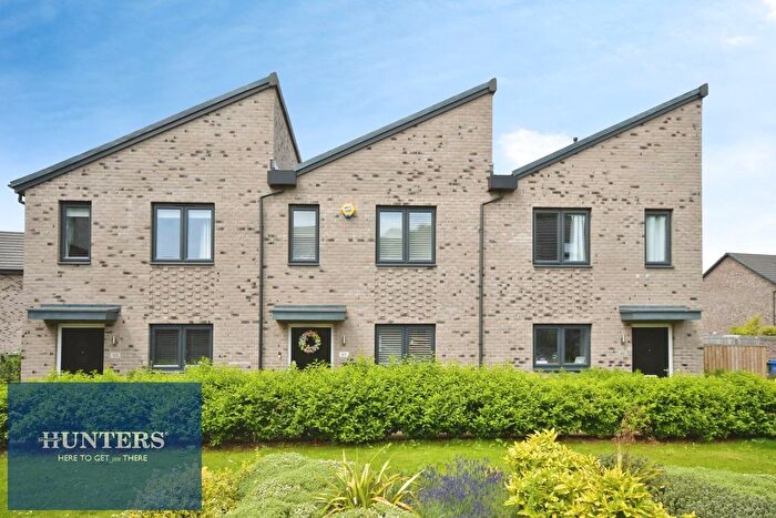2 Bedroom Town House For Sale In Woodyard Avenue, Tapton, Chesterfield, S41