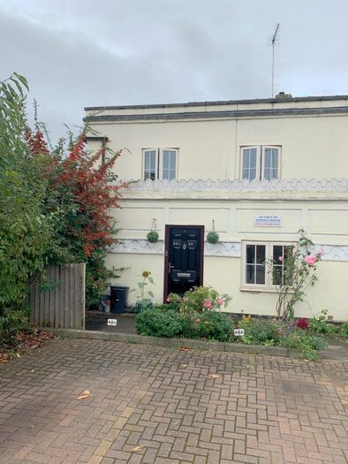 2 Bedroom Flat To Rent In High Street, Wallingford, OX10