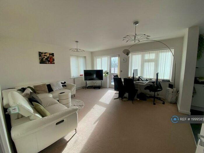 2 Bedroom Flat To Rent In Wreschner Close, Deanshanger, Milton Keynes, MK19