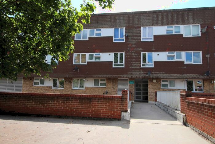 Studio To Rent In Moorfield, Harlow, CM18