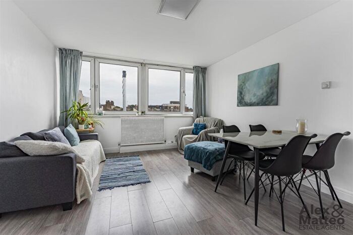 1 Bedroom Flat To Rent In Fulmar House, Surrey Quays, SE16