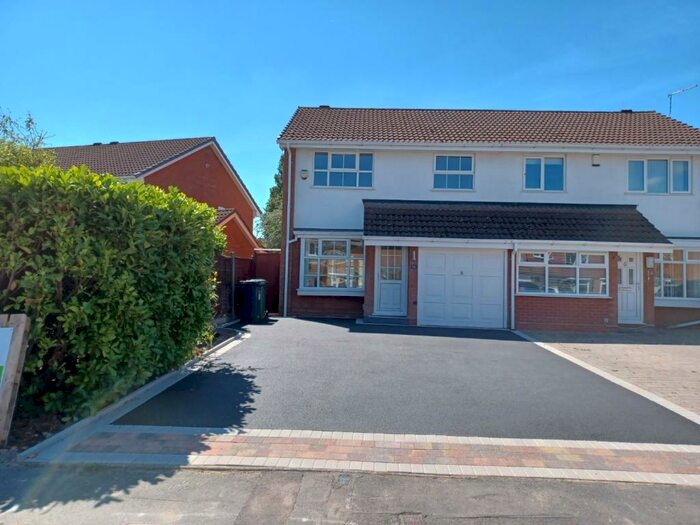 3 Bedroom Semi-Detached House To Rent In Shelsley Way, Solihull, B91