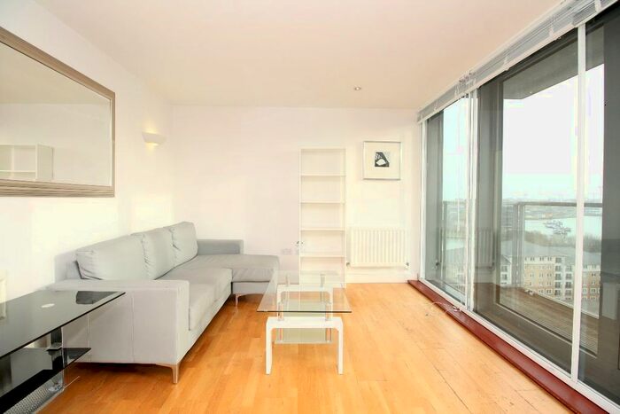 2 Bedroom Flat To Rent In Proton Tower, Blackwall Way, Canary Wharf, E14