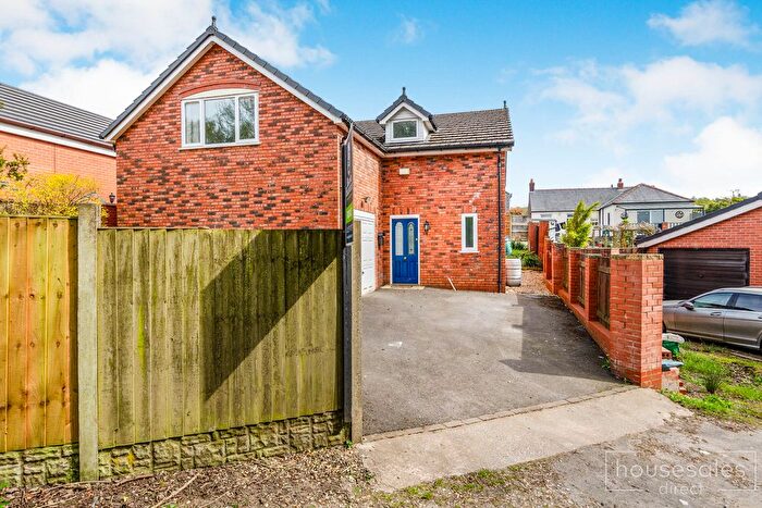 4 Bedroom Detached House For Sale In Fairhurst Lane Standish, Wigan, WN1