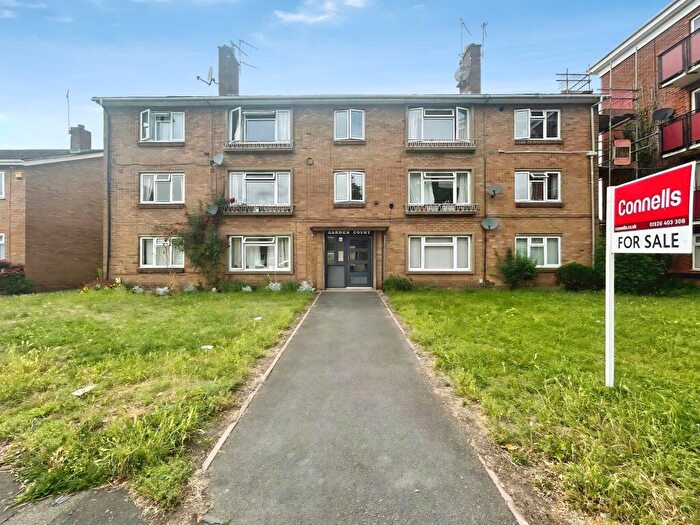 2 Bedroom Apartment For Sale In Bridge Street, Warwick, CV34